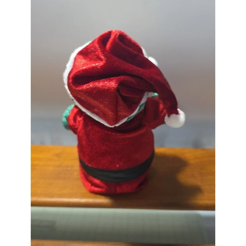 Vintage 2001 Disney Store Winnie the Pooh Santa Claus Bean‎ Bag Plush Christmas